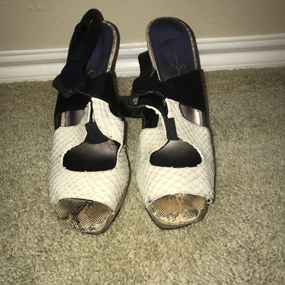 Jessica Simpson snakeskin pumps-black - Picture 2 of 4